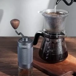 HiBREW G4 Manual Coffee Grinder, Portable Aluminium Hand Grinder With Visible Glass Container, 18g Coffee Beans Capacity -JIMMY Shop HiBREW G4 Manual Coffee Grinder 518146 4